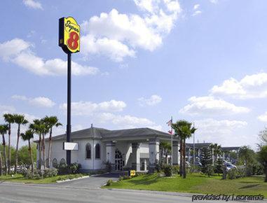 Super 8 Donna Hotel Exterior foto