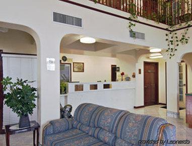 Super 8 Donna Hotel Exterior foto